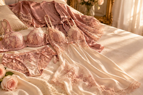Lingerie romantique : pièces emblématiques et conseils pour la porter