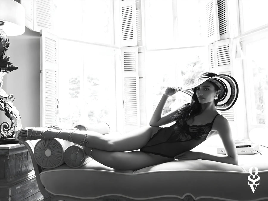 perisia-body-ouvert-noir | Voyage Sensuel