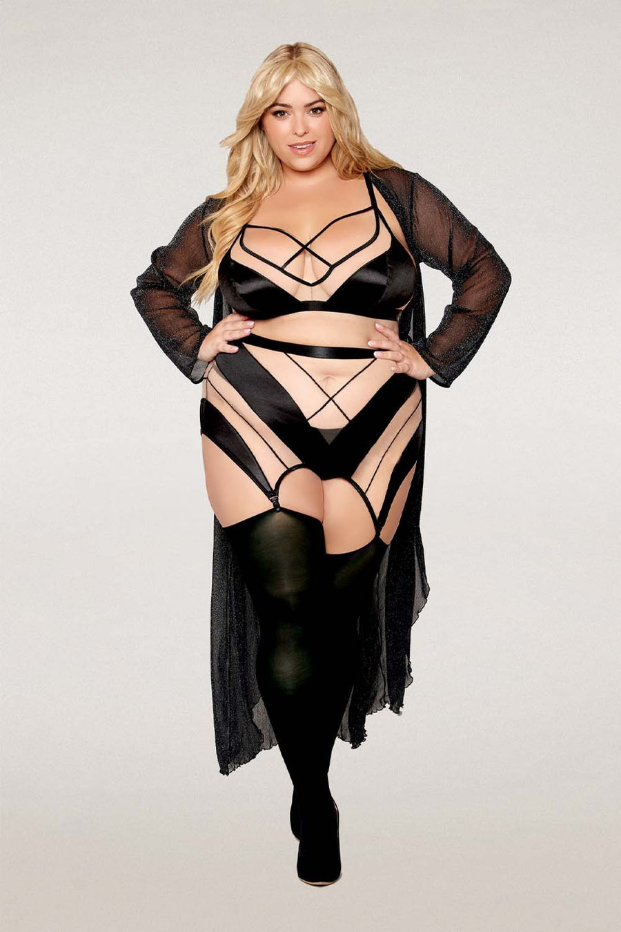 Ensemble grande taille avec Soutien-gorge, jupe porte-jarretelles, string – Dreamgirl | Voyage Sensuel