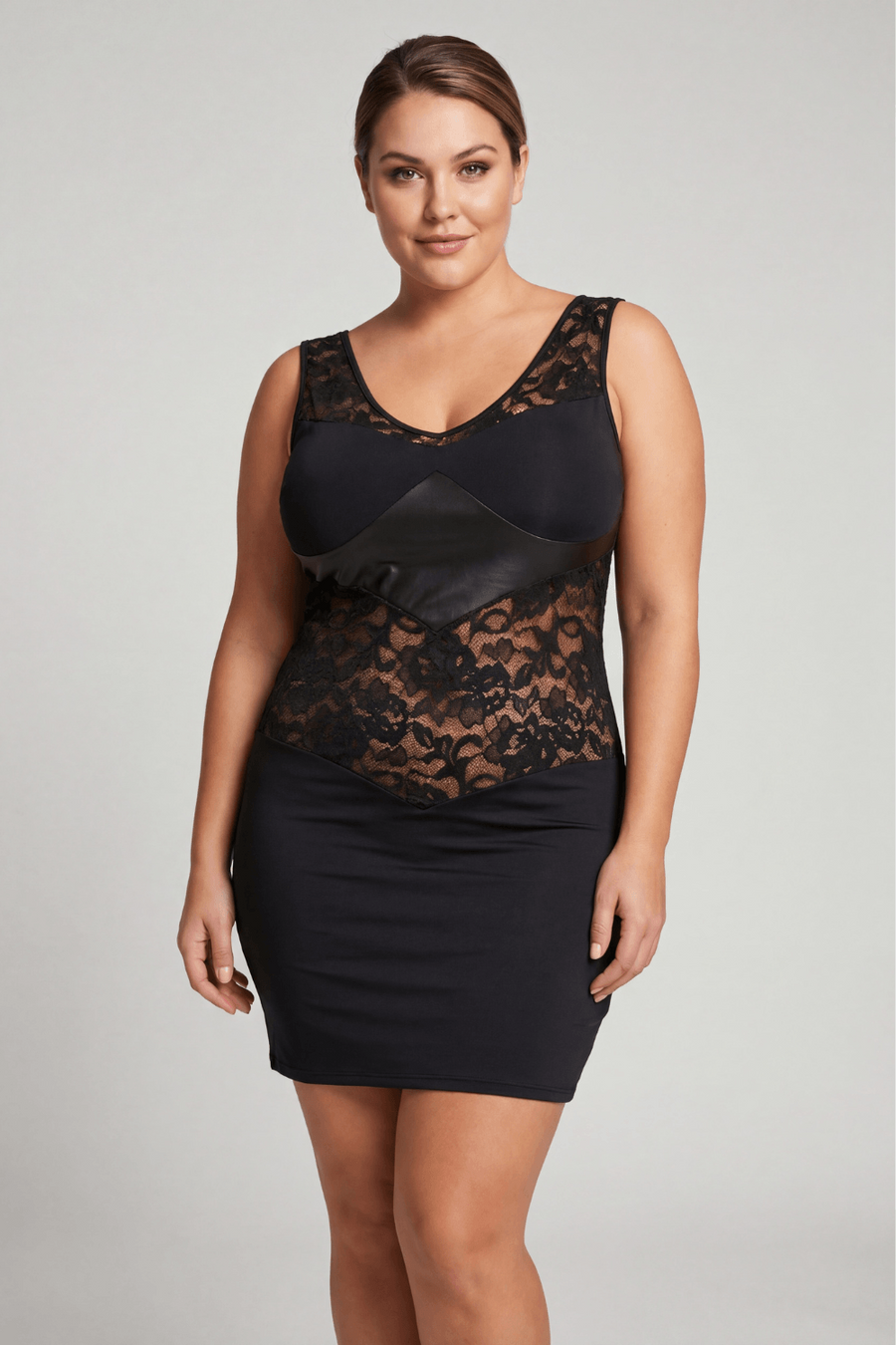Robe cocktail empiècements dentelle et wetlook – Be lily Mode | Voyage Sensuel