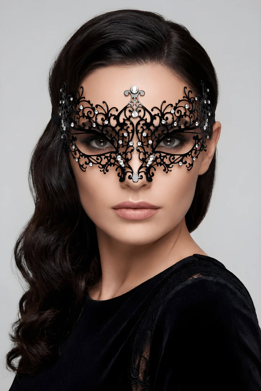 masque-vnitien-chiara-rigide-noir-avec-strass | Voyage Sensuel