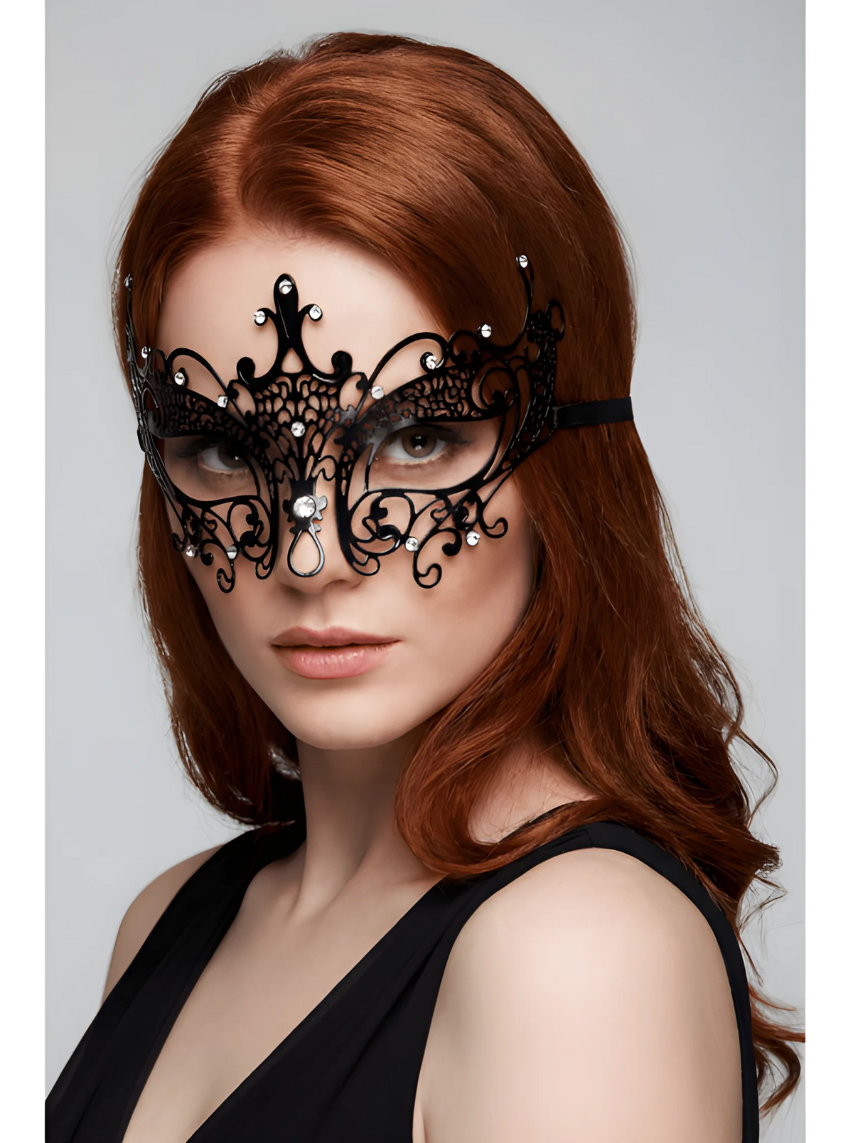 Masque vénitien Ornella rigide noir avec strass
