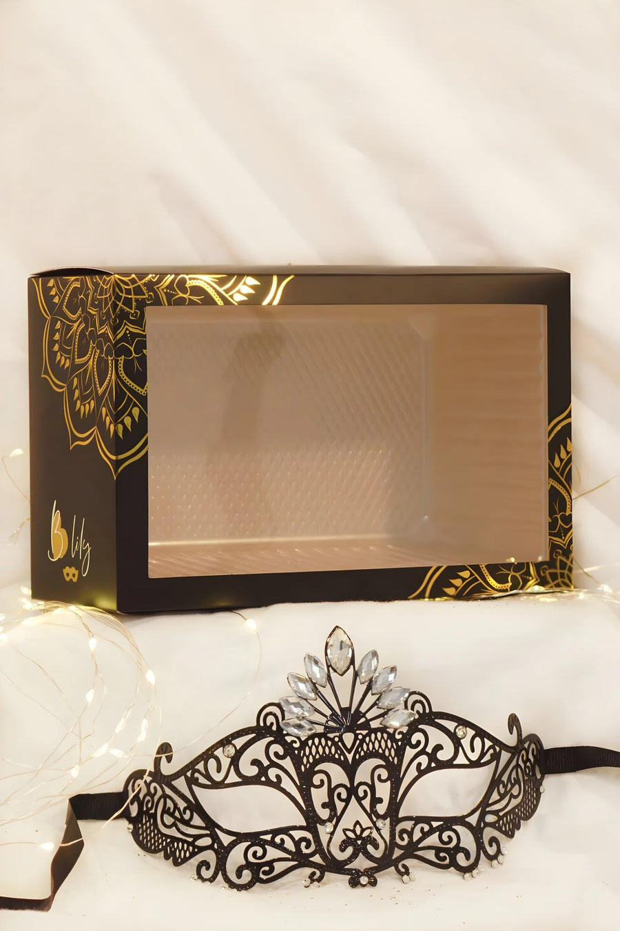 masque-vnitien-gemma-rigide-noir-avec-strass | Voyage Sensuel