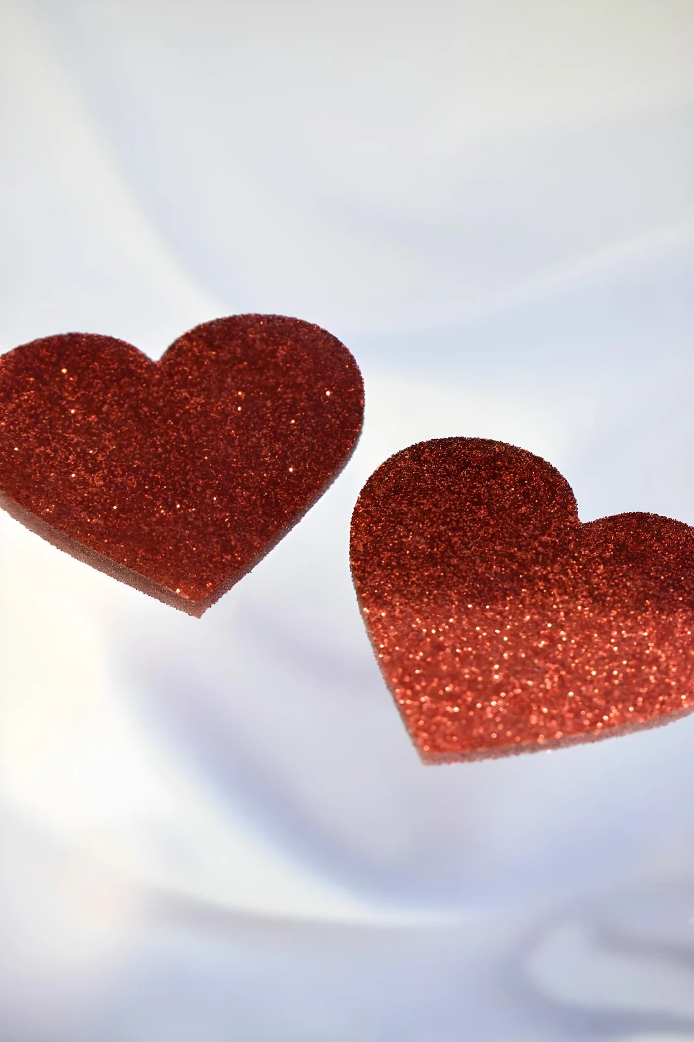 paire-de-cache-ttons-adhsifs-coeur-paillet-rouge