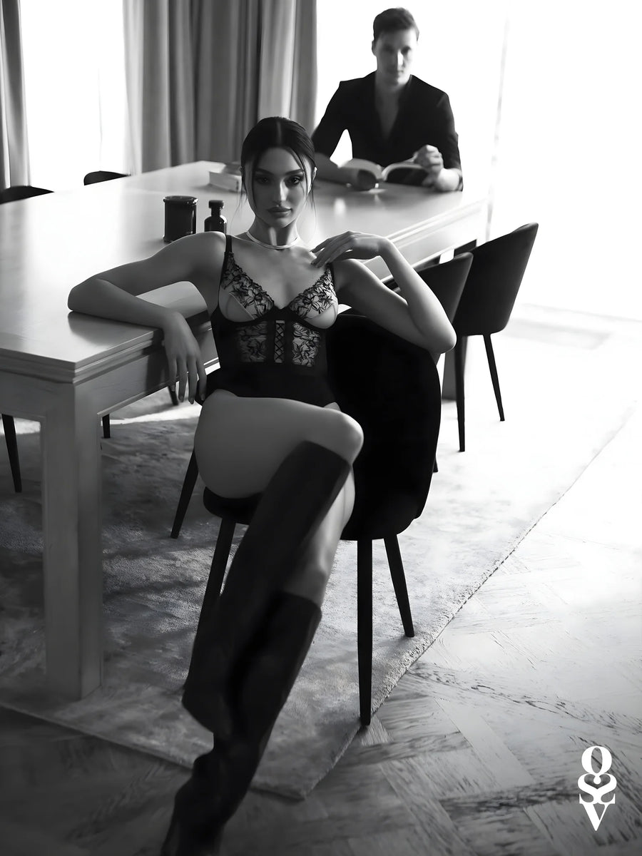 vila-blanes-body-noir | Voyage Sensuel