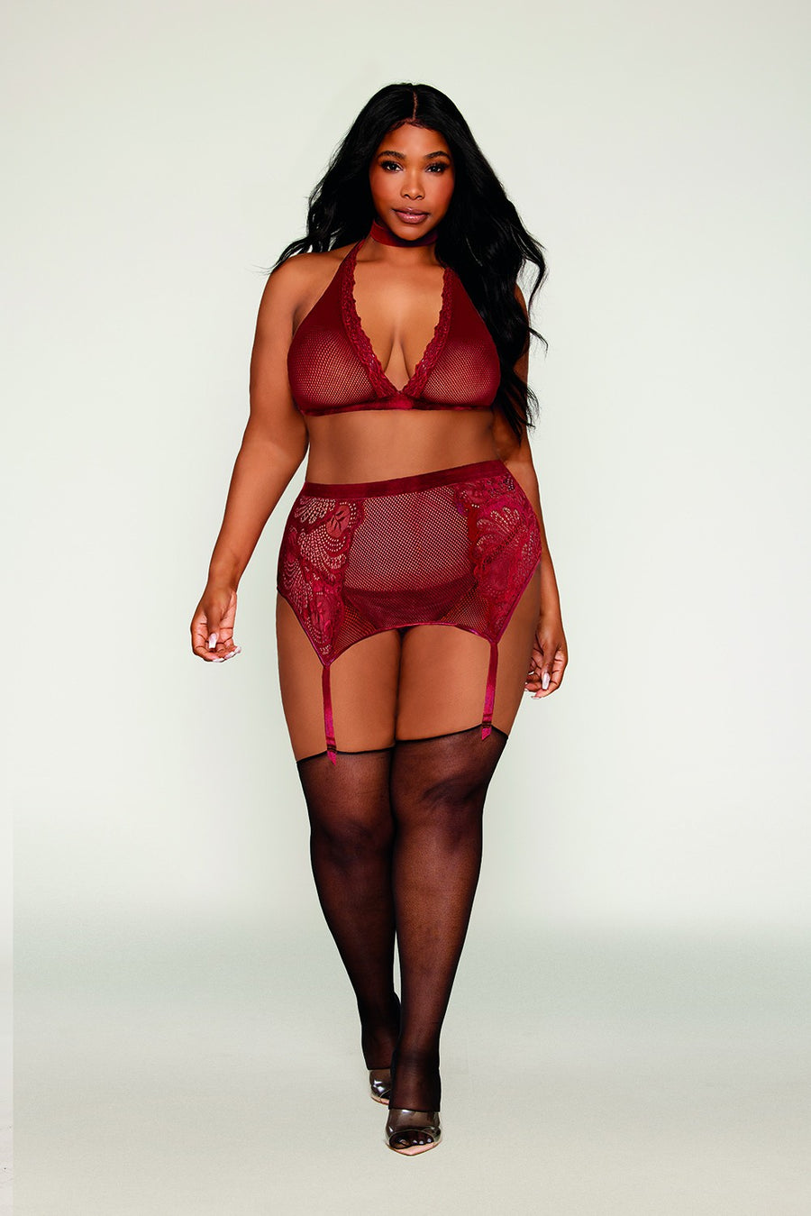 Ensemble 4 pièces grande taille soutien gorge, tour de cou, string et porte jarretelles rouge – Dreamgirl | Voyage Sensuel