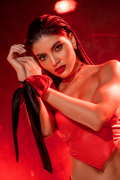 Accessoire coquin en satin réversible noir rouge