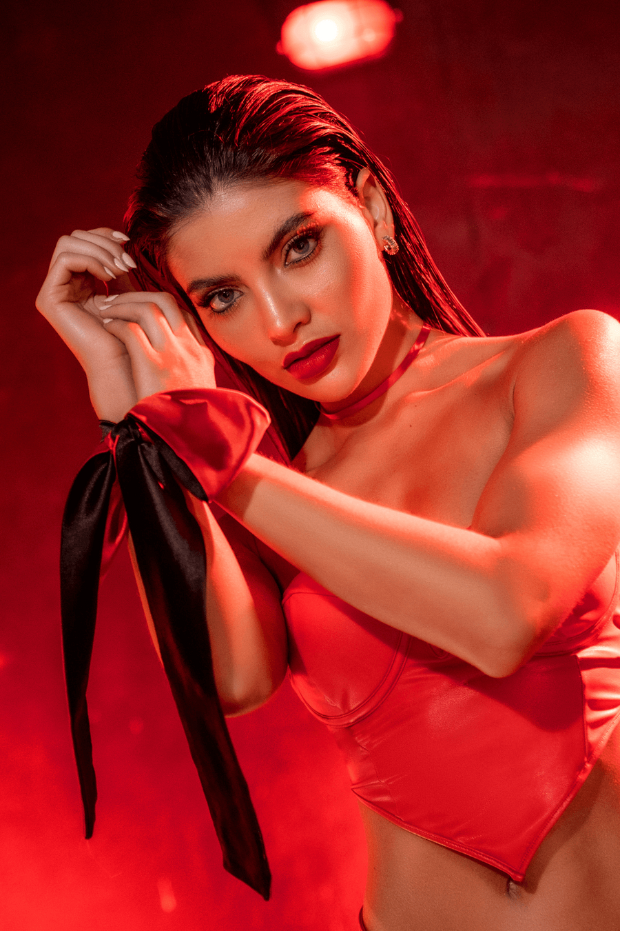 Accessoire coquin en satin réversible noir rouge | Voyage Sensuel