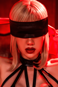 Accessoire coquin en satin réversible noir rouge