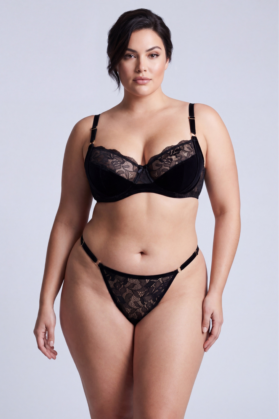 String noir en dentelle avec bijou cœur doré – Be Lily Panties | Voyage Sensuel