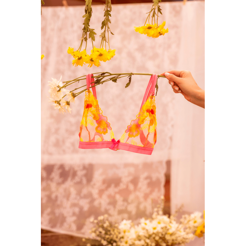 Ensemble lingerie rose et jaune en maille transparente brodée – Mapalé | Voyage Sensuel