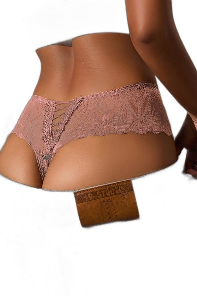 String dentelle rose dos lacé Litolu - Séduction minimaliste - 4 | Voyage Sensuel